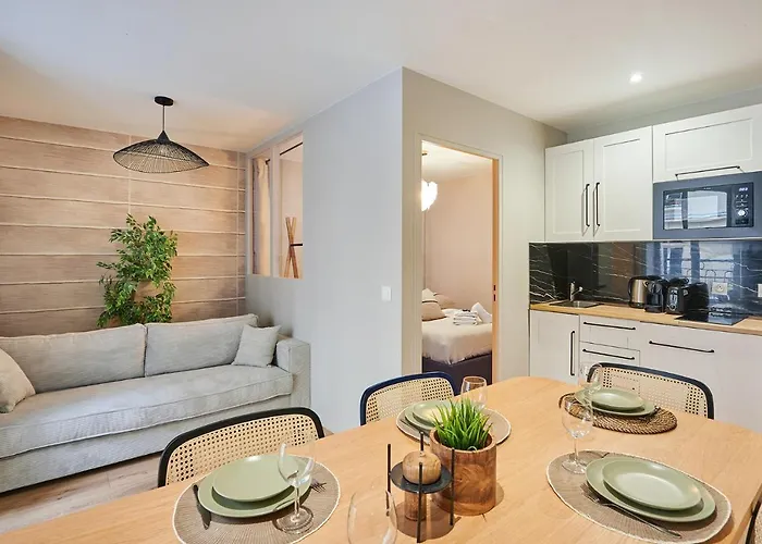 Apartment Centrer Of Paris By Studio Prestige